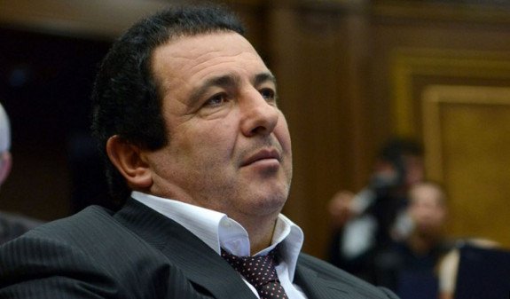 Гагик Царукян порвал повестку о вызове на допрос