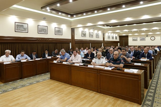 Ева Товмасян сложила мандат члена Совета старейшин Еревана