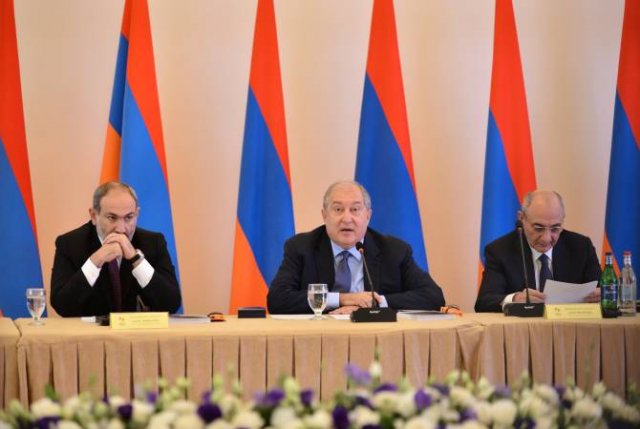 Президент Армении желает видеть миссию укрепления всеармянской сети на плечах Всеармянского фонда “Айастан”
