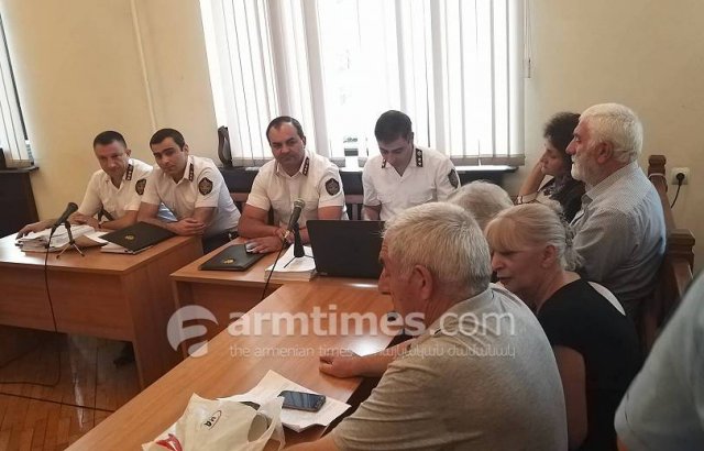 В суд по делу Кочаряна прибыли родители погибших 1 Марта, генпрокурор РА