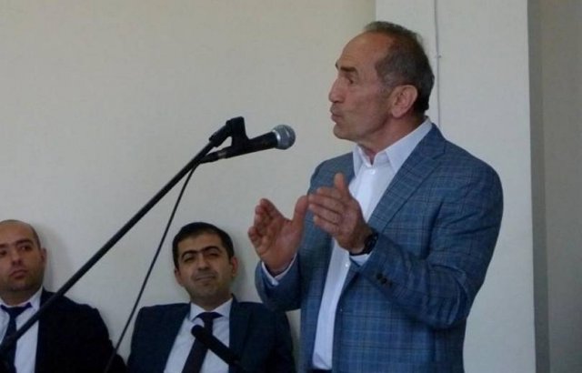 Роберт Кочарян прибыл в УИУ «Ереван-Кентрон»