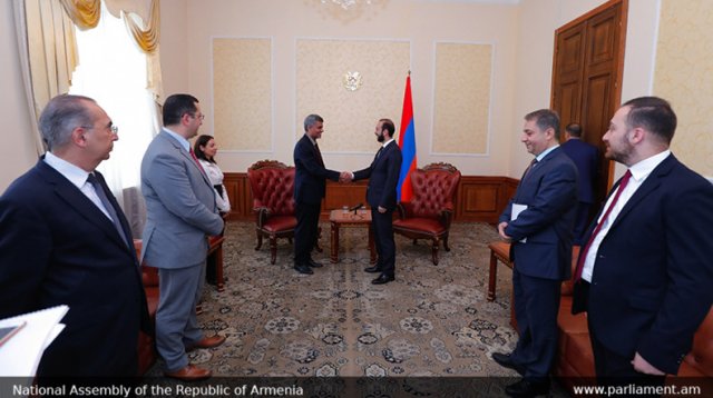Спикер парламента Арарат Мирзоян принял посла Индии в Армении