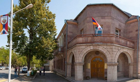 В Степанакерте приветствовали инициативу конгрессмена США по блокировке продажи вооружения Азербайджану