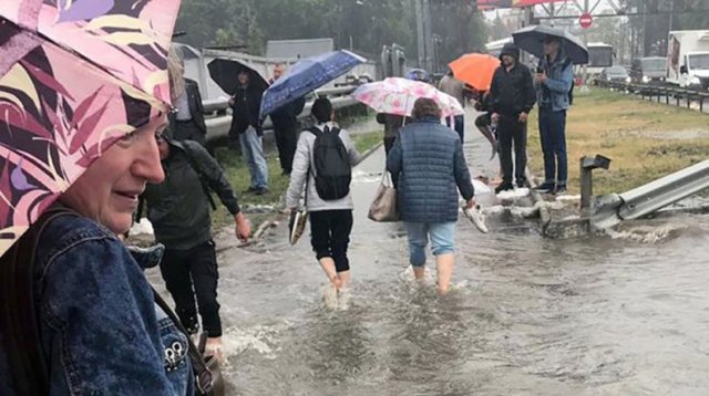 Шереметьево подтопило из-за мощного ливня