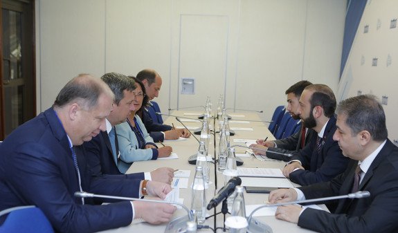 Спикер парламента Армении заявил о важности углубления отношений со Словакией