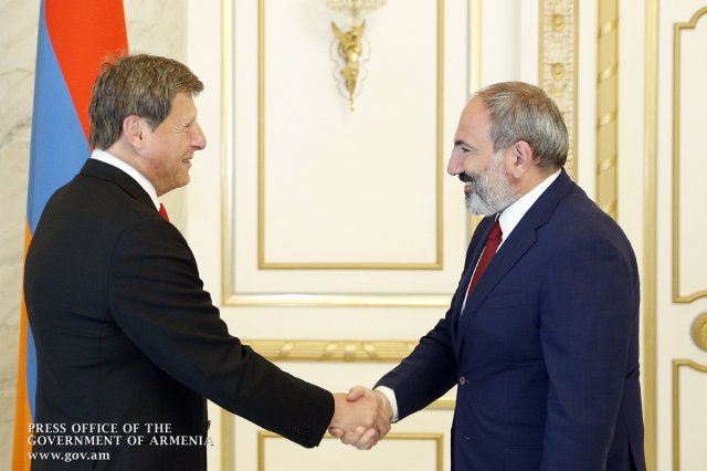 Премьер Никол Пашинян и мэр Глендейла Ара Наджарян обсудили вопросы укрепления отношений Армения-Диаспора