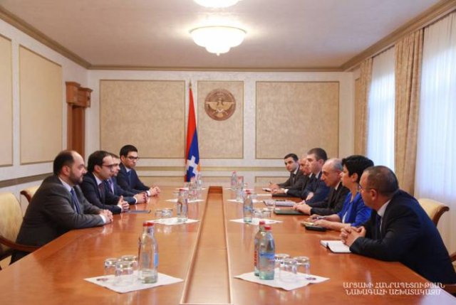 Бако Саакян принял делегацию во главе Тиграном Авиняном