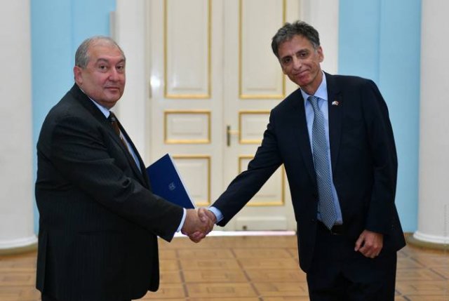 Основное богатство Армении и Израиля - человеческий ресурс: президент Армении принял посла