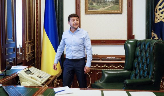 Зеленский потребовал люстрировать чиновников периода правления Порошенко