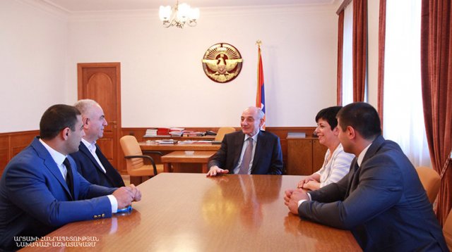 Президент Арцаха встретился с серебряным призером турнира по самбо Европейских игр