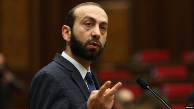 Делегация во главе со спикером парламента Армении отбывает с рабочим визитом в США