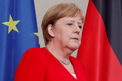Оценена вероятность отставки Меркель из-за приступов дрожи