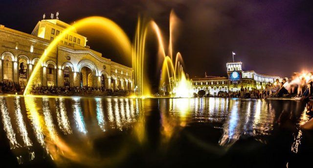 Площадь Республики и «Поющие фонтаны» стали самым фотографируемым местом Еревана