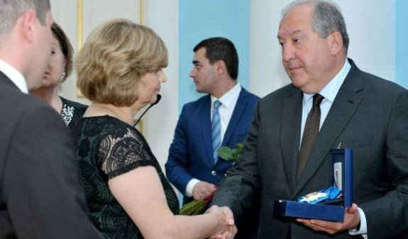Президент Армении посмертно наградил Армана Киракосяна Орденом Почета