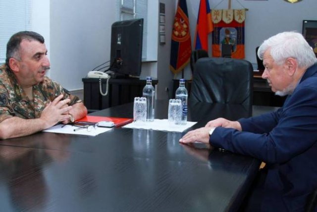 Министр обороны Арцаха принял Личного представителя Действующего председателя ОБСЕ