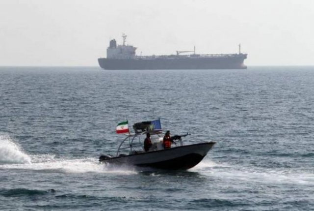 СМИ: Иран освободил девять индийских моряков с задержанного танкера