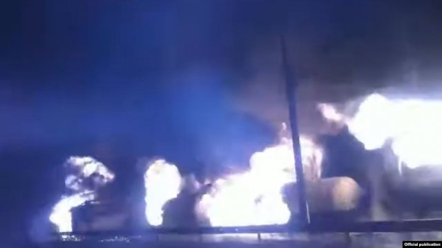 Горевшие близ станции Туманян цистерны с бензином потушены – МЧС