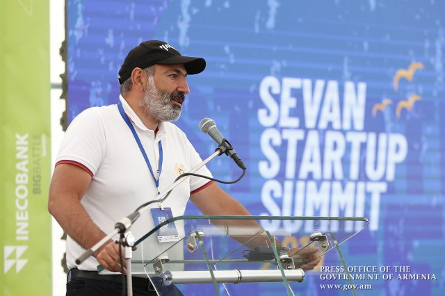 Премьер считает важным повышение уровня турпредпринимательства в некоторых зонах побережья Севана