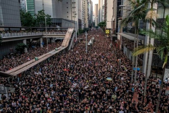СМИ: протесты в Гонконге вызвали транспортный коллапс