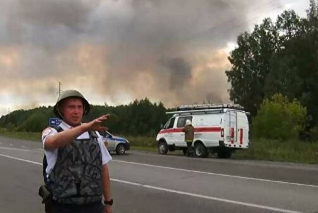 Около 16 тысяч человек эвакуировали после взрывов на складе под Ачинском