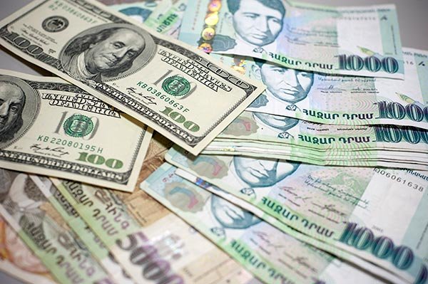 Экономист: Опасаться нужно не новых займов, а отсутствия информации об их использовании
