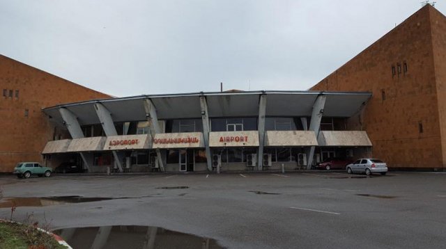 На территории аэропорта города Гюмри вспыхнул пожар