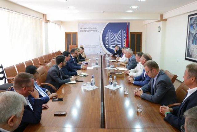Тигран Хачатрян принял делегацию депутатов Ландтага земли Саксония-Анхальт