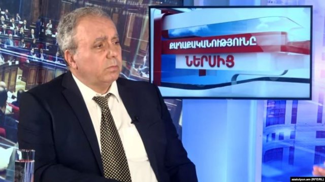 Крупный бизнес всех олигархов нужно превратить в открытые акционерные общества – Багратян