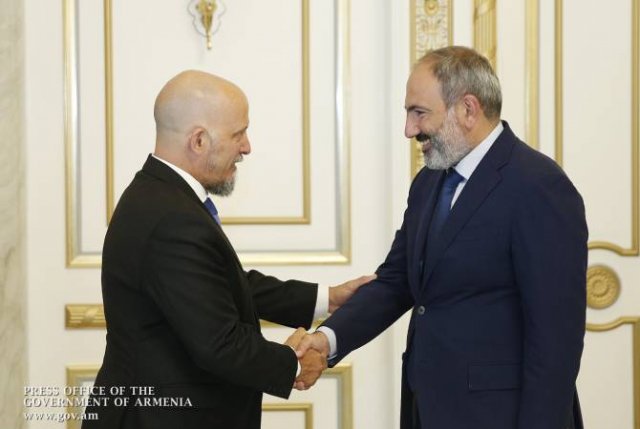 Никол Пашинян принял посла Аргентины, завершающего свою миссию в Армении