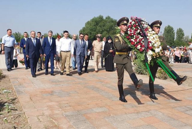 Участники мероприятия к 192-летию Ошаканской битвы почтили память армянских и русских мучеников