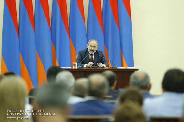 Премьер Армении проводит закрытую встречу с депутатами НС от фракции «Мой шаг»
