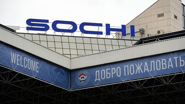 В Сочи совершил аварийную посадку самолет «Уральских авиалиний»