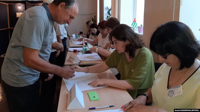 Президент Абхазии будет избран во втором туре