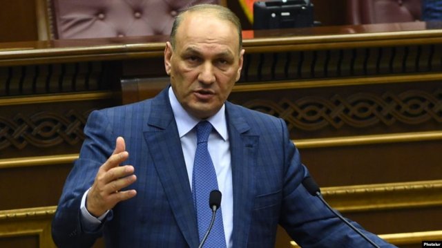 Оппозиционные фракции убеждены, что задержание Гагика Хачатряна не может отвлечь внимание от вопроса Амулсара