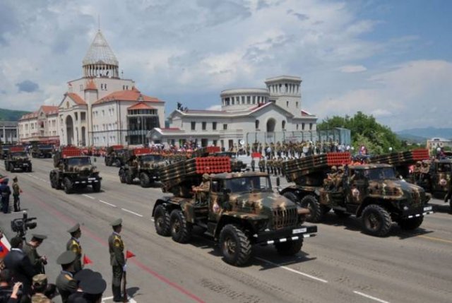 На площади в Степанакерте состоится выставка военной техники и вооружения