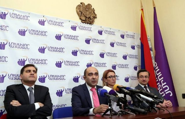 Депутат НС Арман Бабаджанян покинул партию «Светлая Армения»