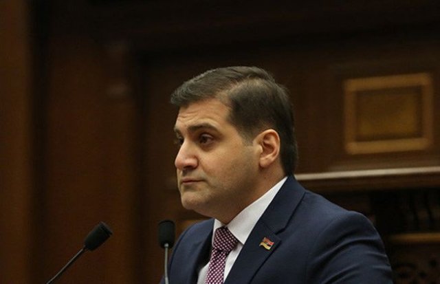 Арман Бабаджанян не отказался от своего депутатского мандата