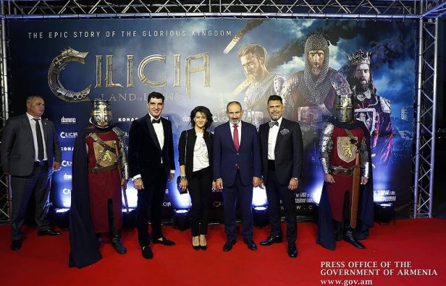 Никол Пашинян и Анна Акопян присутствовали на премьере фильма «Киликия: Земля львов»