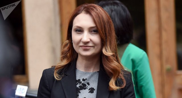 Если есть информация, не содержащая государственную тайну, Ванецян должен ее опубликовать: Макунц