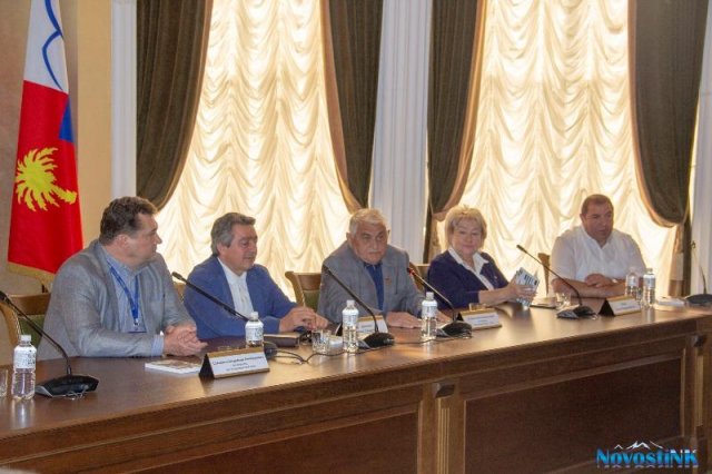 Организаторы форума “Вся Россия 2019” встретились с армянской общиной Сочи