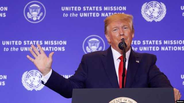 Трамп: призывы к импичменту из-за разговора с Зеленским «смешны»
