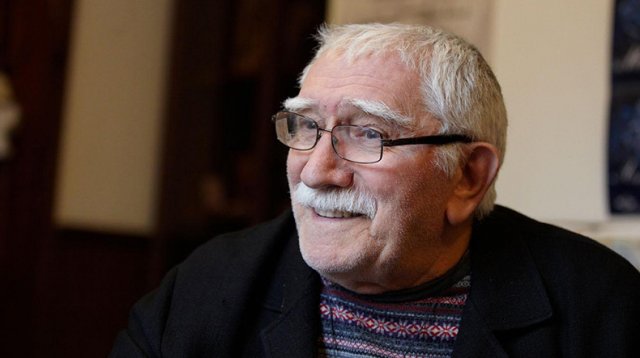 Публика встретила Армена Джигарханяна громкими аплодисментами на премьере комедии «Тетка Чарли»