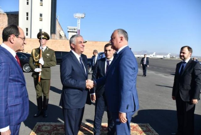 В Армению прибыл президент Молдовы Игорь Додон