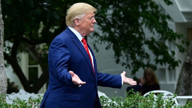 Трамп опустился в рейтинге Forbes на 16 строчек за год