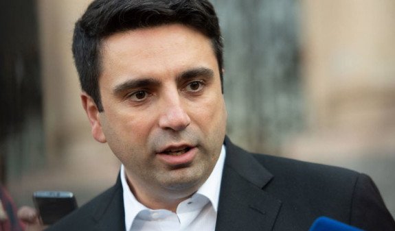 Ален Симонян назвал Грайра Товмасяна “адвокатом дьявола" и призвал его не приписывать себе всю функцию КС