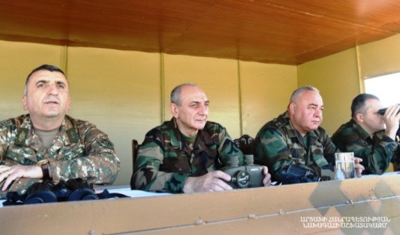 Президент Арцаха присутствовал на стратегических военных учениях Армии обороны