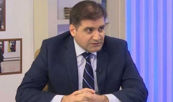Арман Бабаджанян обвинил Грайра Товмасяна в узурпации власти
