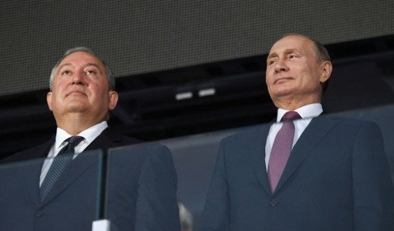 Президент Армении поздравил Путина с днем рождения