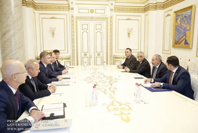 Премьер-министр Пашинян принял генерального директора – председателя правления ОАО “РЖД”