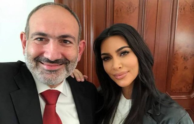 Никол Пашинян опубликовал селфи с Ким Кардашян